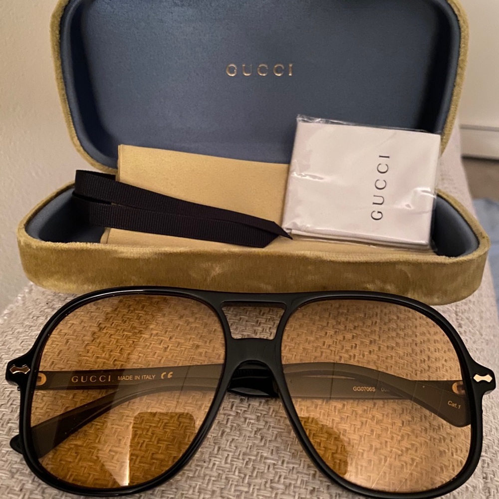 Authentic Gucci Glasses (Brand New)